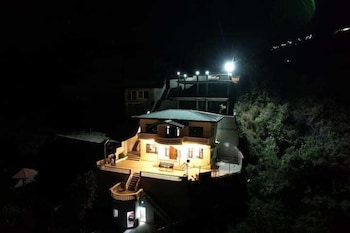 deodar cottage scenic view next to nature