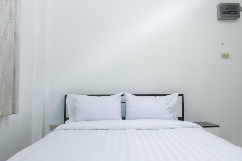 Taw Win Place,,3 star