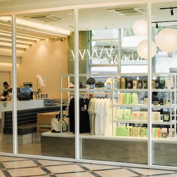 the quarter saphan khwai by uhg