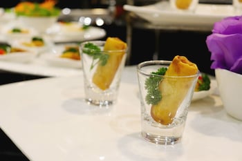 the quarter saphan khwai by uhg