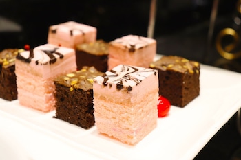 the quarter saphan khwai by uhg