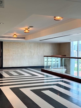 the quarter saphan khwai by uhg