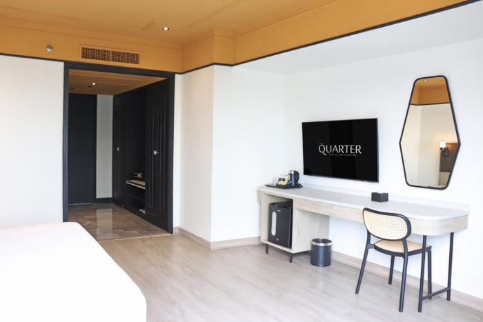 the quarter saphan khwai by uhg