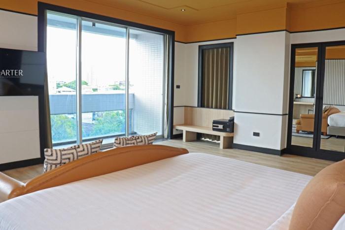 the quarter saphan khwai by uhg