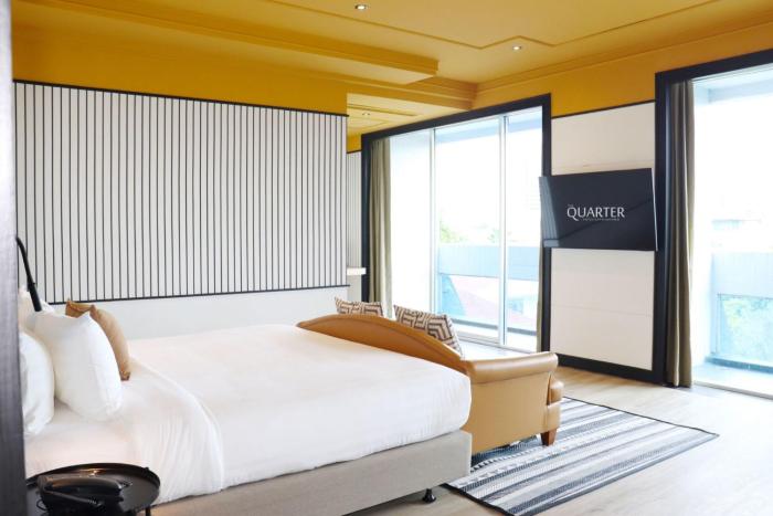 the quarter saphan khwai by uhg