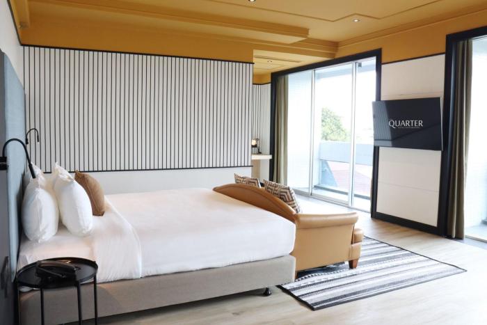 the quarter saphan khwai by uhg