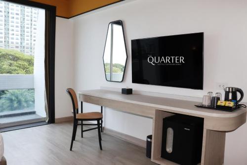 the quarter saphan khwai by uhg