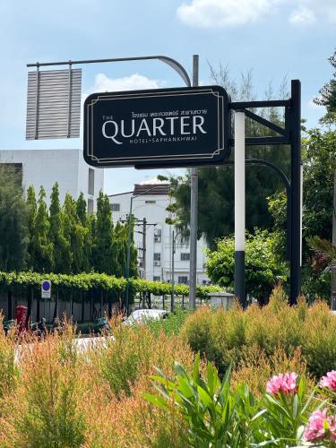 the quarter saphan khwai by uhg