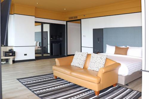 the quarter saphan khwai by uhg