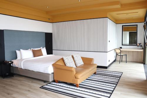 the quarter saphan khwai by uhg