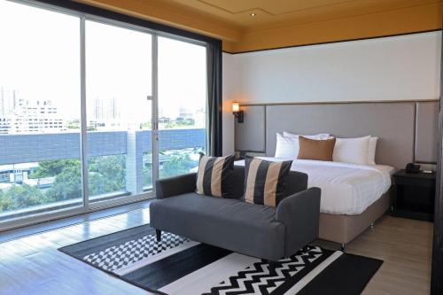 the quarter saphan khwai by uhg