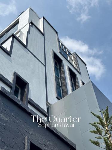 the quarter saphan khwai by uhg