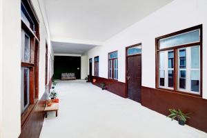 spot on hotel lakshya ghatampur