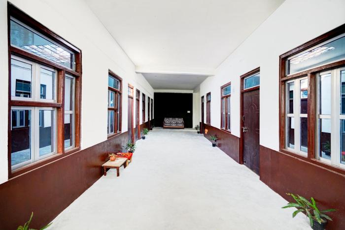 spot on hotel lakshya ghatampur