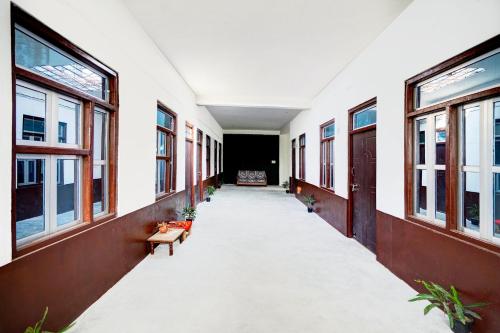 spot on hotel lakshya ghatampur