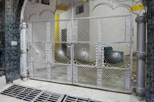 super hotel o maharaja near by vinayak hospital gali no 5