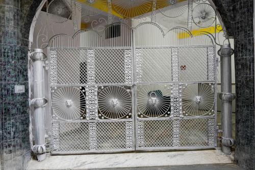 super hotel o maharaja near by vinayak hospital gali no 5