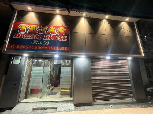 Tejas Dream House,,3 star