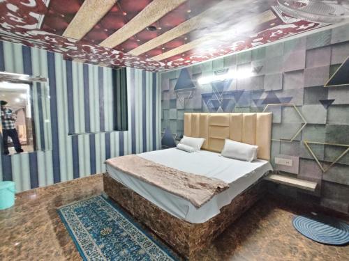 Tejas Dream House,,3 star