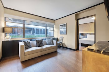 Hudson Yards Hotel,,2 star