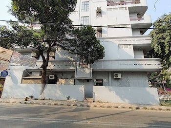 silver arrow guest house