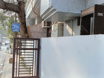 silver arrow guest house