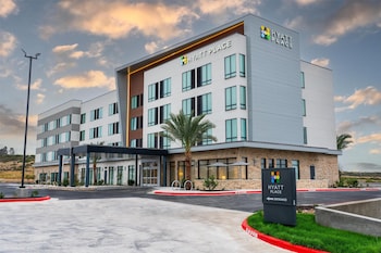 hyatt place eagle pass