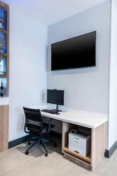 hyatt place eagle pass