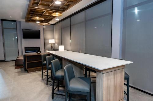 hyatt place eagle pass