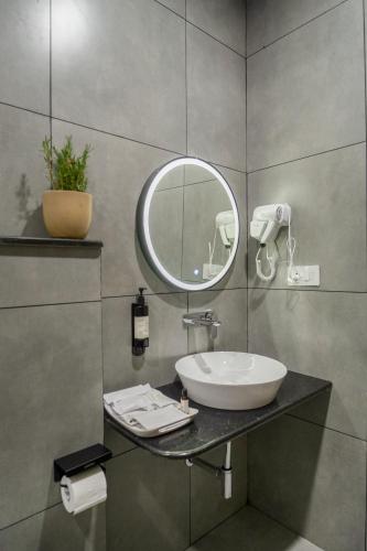 madras chronicle bay resort and spa