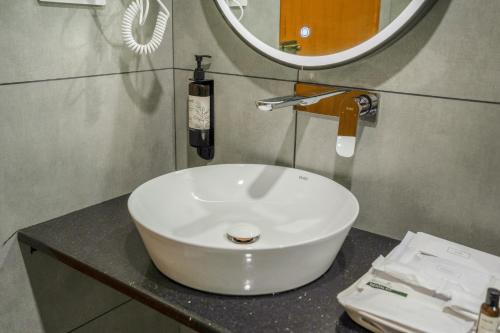 madras chronicle bay resort and spa