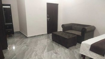 moonvilla banquet and hotels