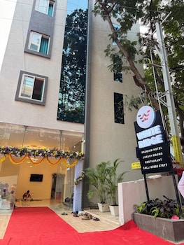 whiteridge premium hotel hitech city