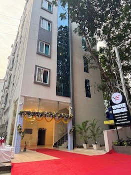 whiteridge premium hotel hitech city