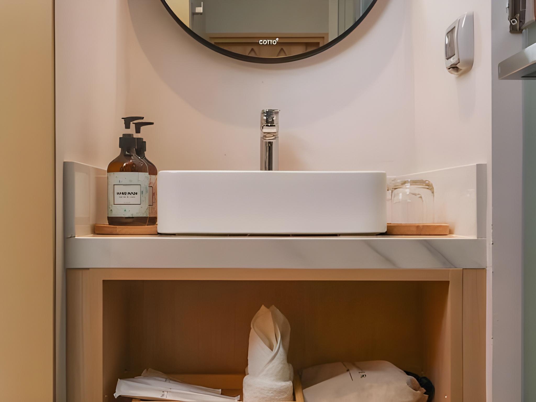 march hotel and suite chiang mai