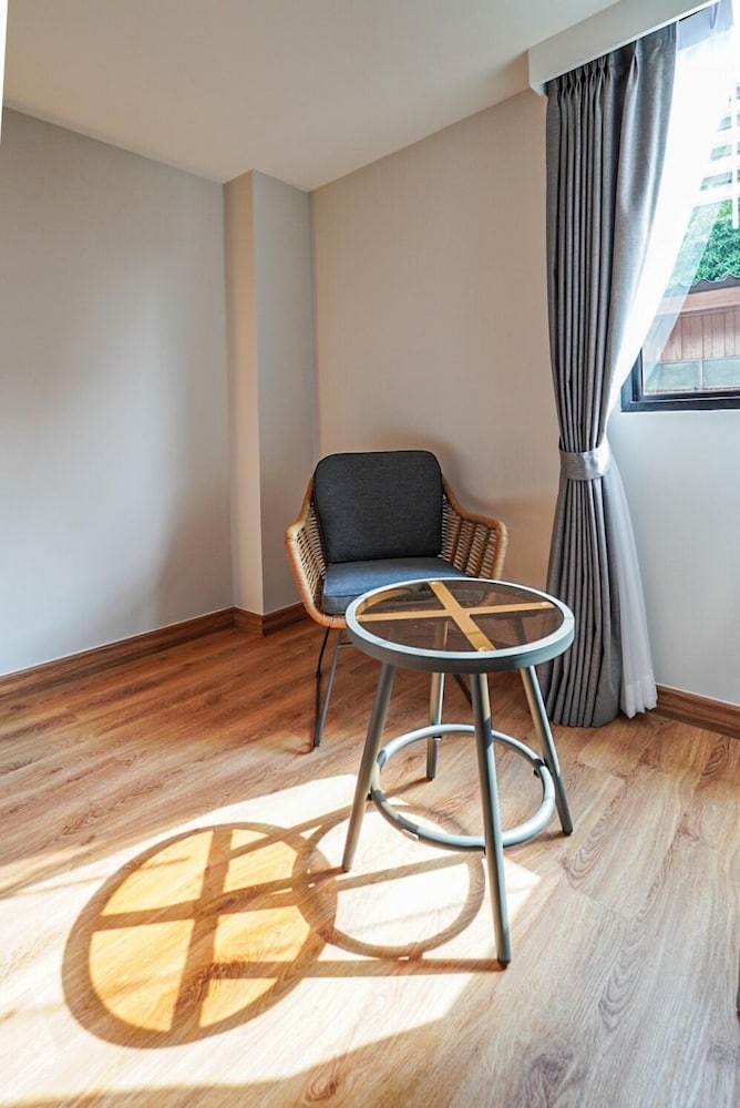 march hotel and suite chiang mai