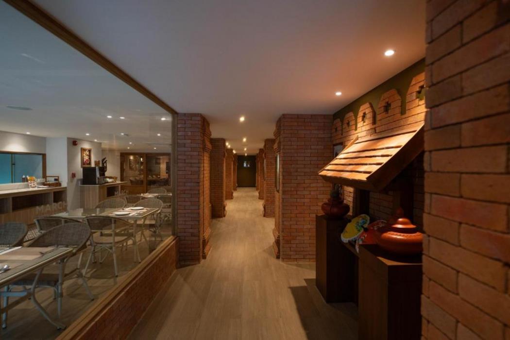 march hotel and suite chiang mai