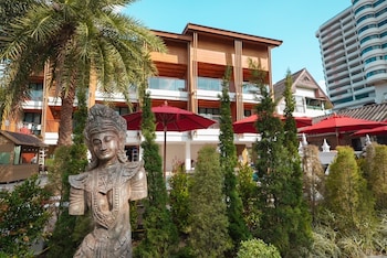 march hotel and suite chiang mai