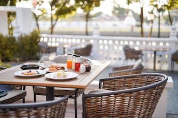 march hotel and suite chiang mai