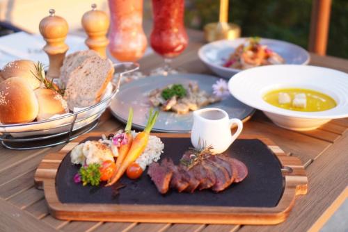 march hotel and suite chiang mai