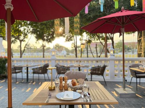 march hotel and suite chiang mai