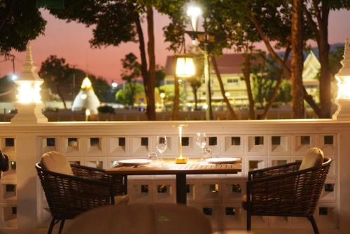 march hotel and suite chiang mai