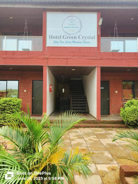 hotel green crystal