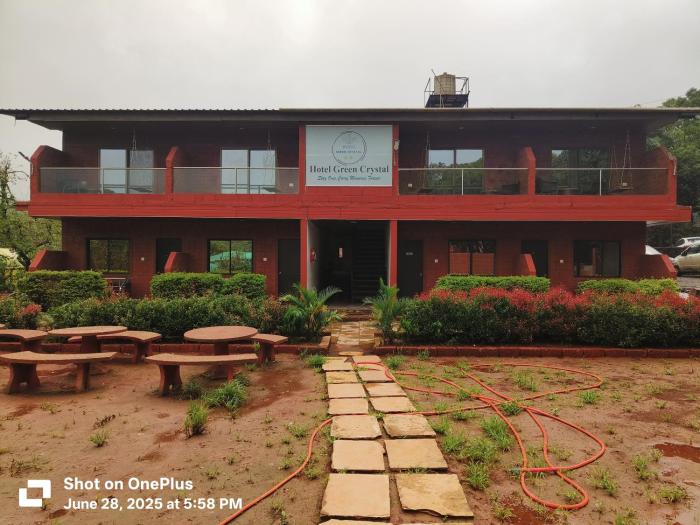 hotel green crystal