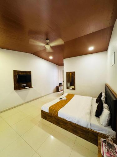 Hotel Green Crystal,,2 star