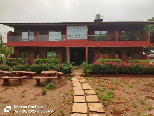 hotel green crystal