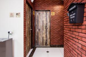 surprised homestay by ubook