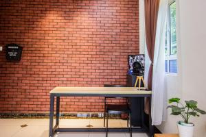 surprised homestay by ubook