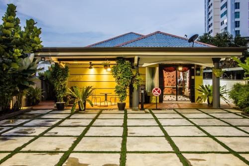 Surprised Homestay By Ubook,,2 star
