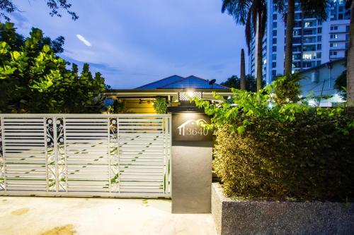 surprised homestay by ubook